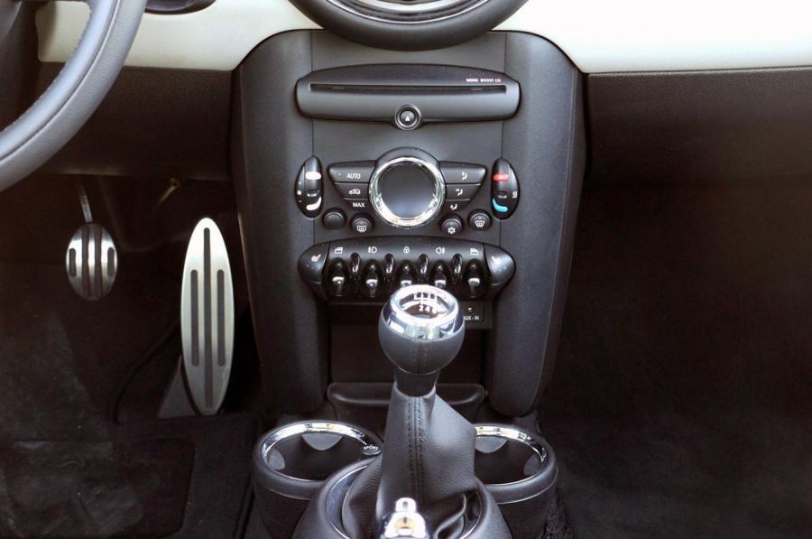  Mini Cooper S 2011 года  (фото 16 из 71)